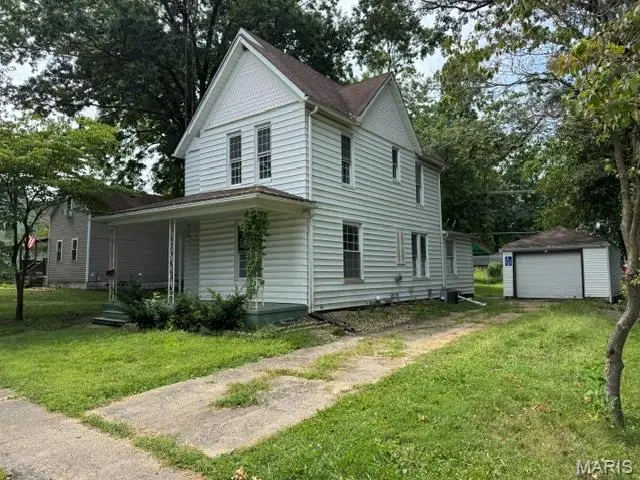 210 S Elm Street, Nokomis, IL 62075 - #1