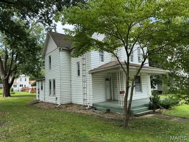210 S Elm Street, Nokomis, IL 62075 - #2