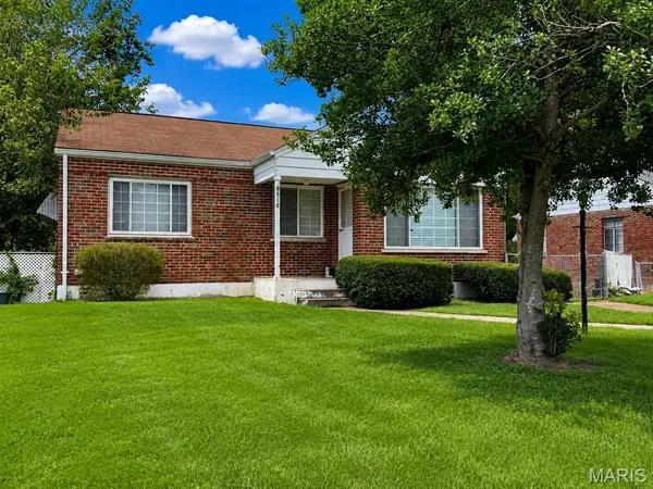 8818 Old Sappington Drive, Crestwood, MO 63126