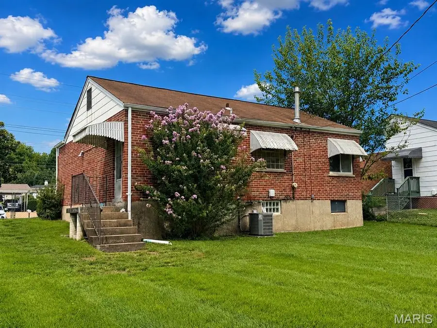 8818 Old Sappington Drive, Crestwood, MO 63126 - #2