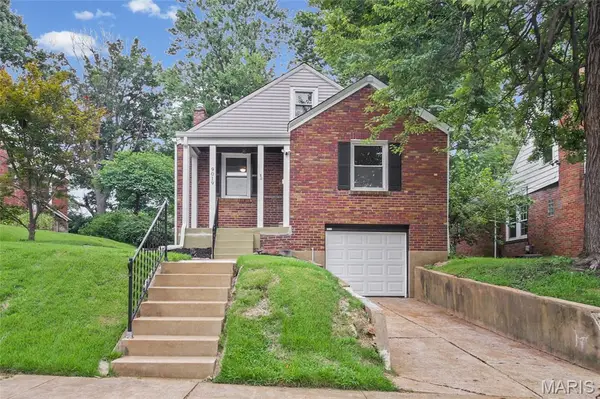 9019 Mcnulty Drive, St Louis, MO 63114