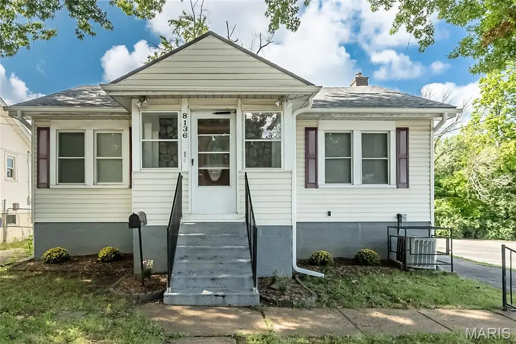 8136 Ellerton Avenue, Saint Louis, MO 63114 - #1