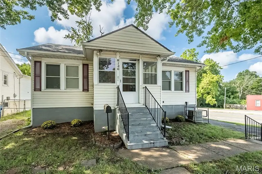 8136 Ellerton Avenue, Saint Louis, MO 63114 - #2