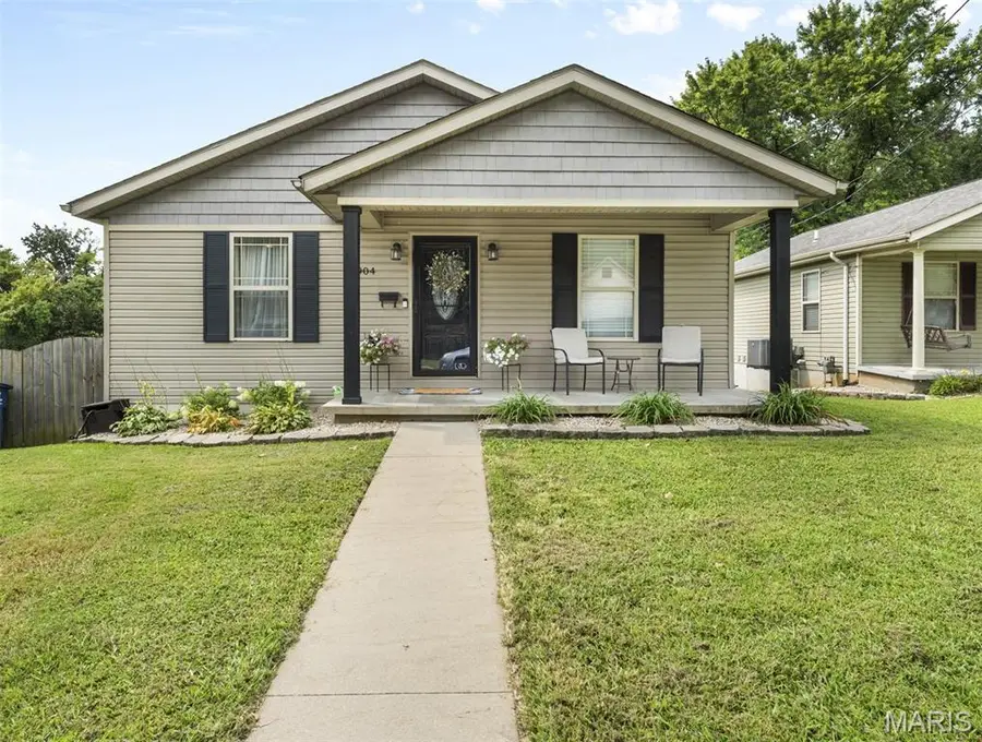 904 Prospect Street, Collinsville, IL 62234 - #3