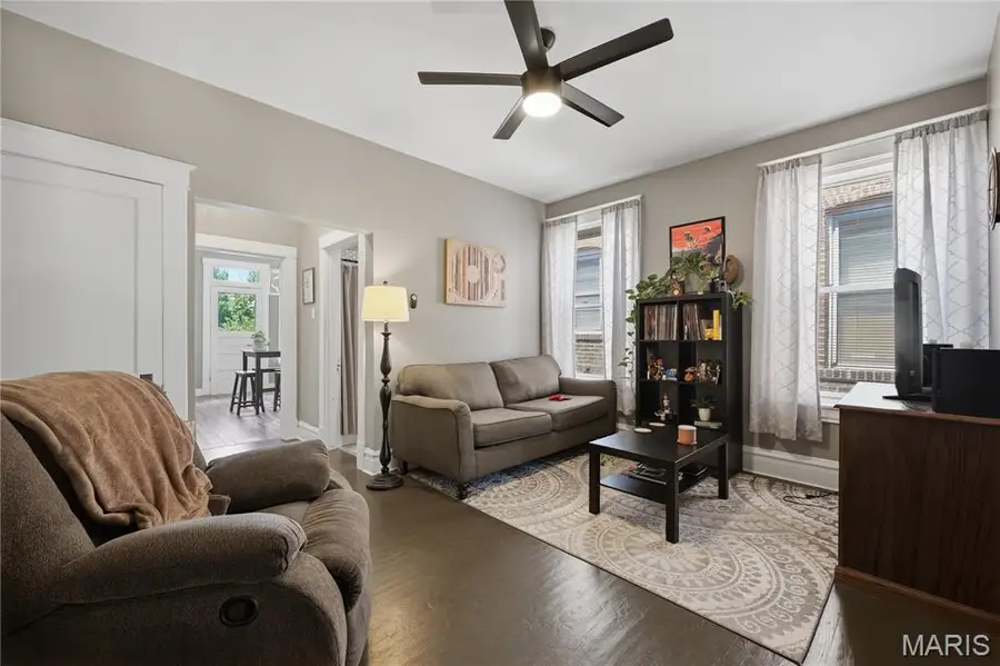 5244 Neosho Street, Saint Louis, MO 63109 - #3