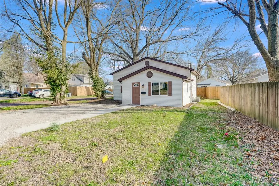 110 S 32nd Street, Belleville, IL 62226 - #3