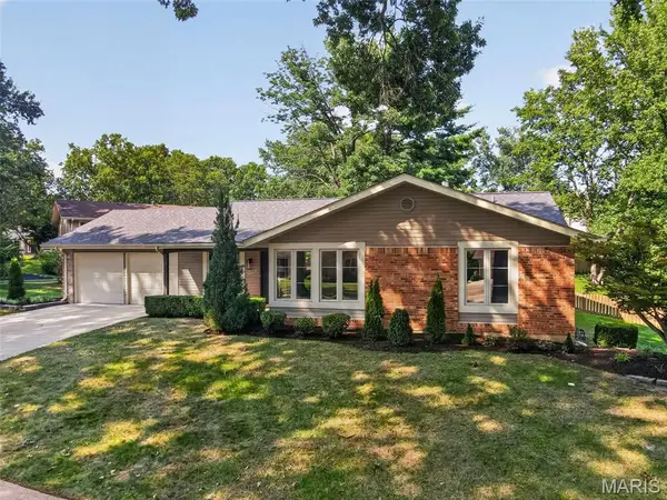 15261 Kempwood Drive, Chesterfield, MO 63017