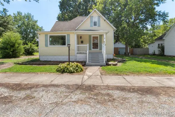 819 W Maplewood, Marion, IL 62959
