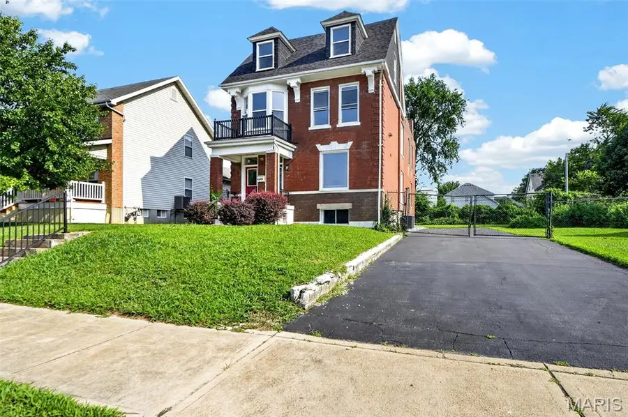 5843 Enright Avenue, Saint Louis, MO 63112 - #3