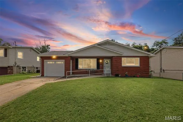 321 Hand Drive, Godfrey, IL 62035