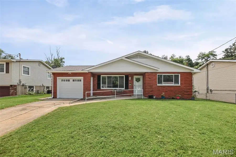 321 Hand Drive, Godfrey, IL 62035 - #2