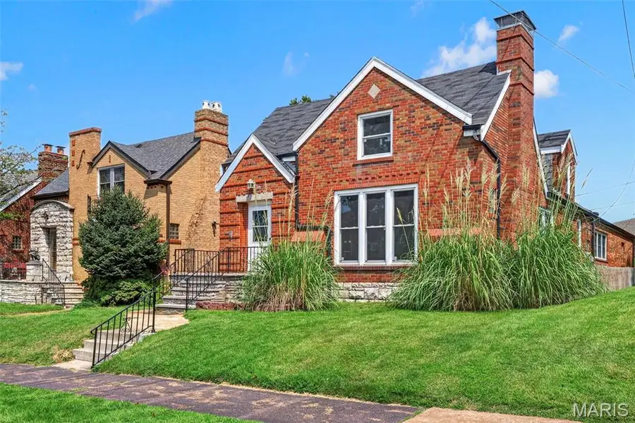 6013 Devonshire Avenue, Saint Louis, MO 63109 - #2