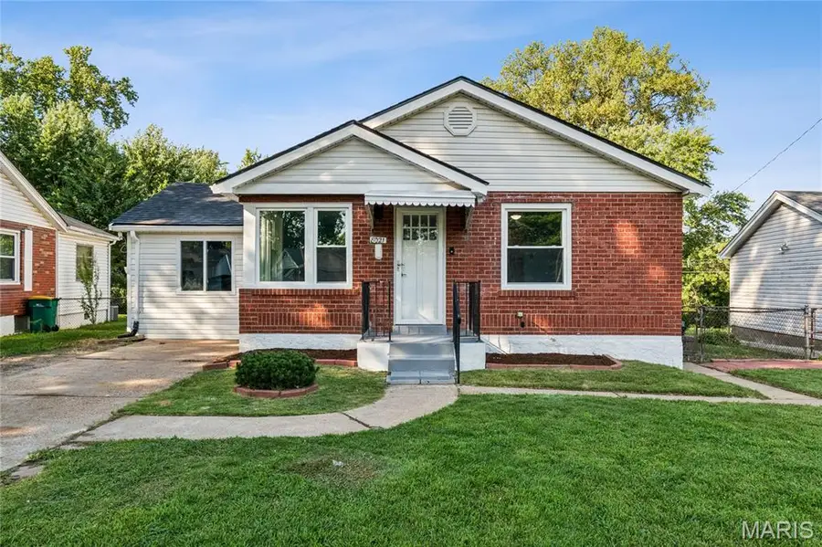 8021 Titus Road, Hanley Hills, MO 63114 - #2