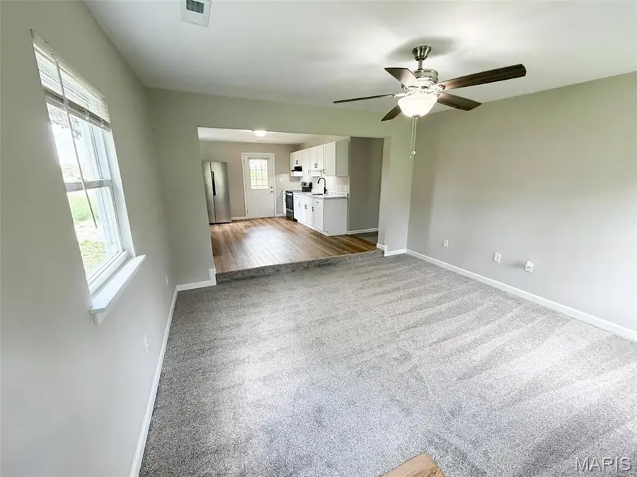 210 W Marvin Avenue, Owensville, MO 65066 - #3