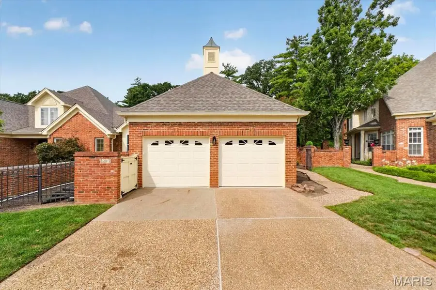 2217 Croydon Walk, Crystal Lake Park, MO 63131 - #3