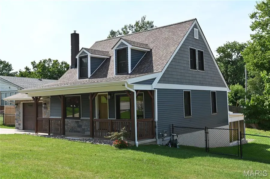 939 Rayburn Avenue, Saint Louis, MO 63126 - #2