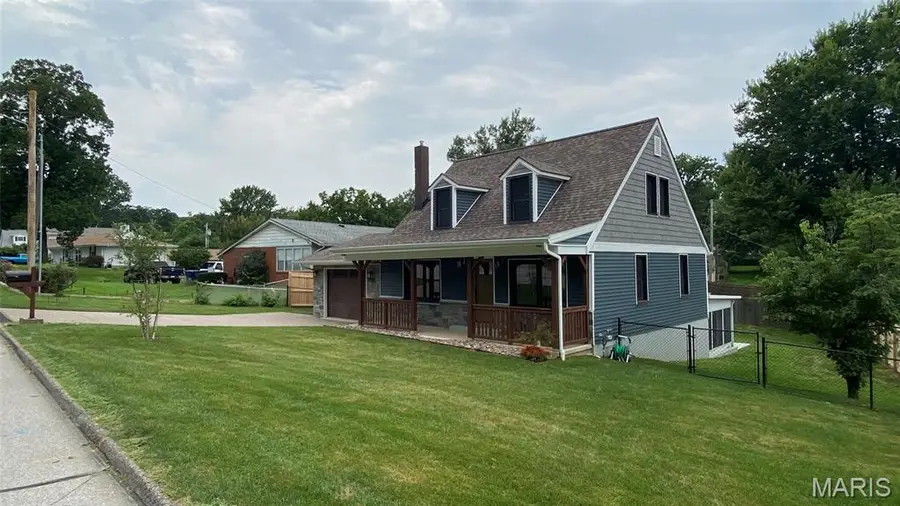 939 Rayburn Avenue, Saint Louis, MO 63126 - #3