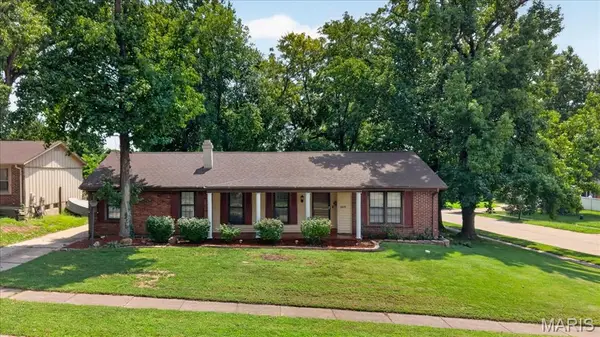 3608 Whispering Woods Drive, Florissant, MO 63031