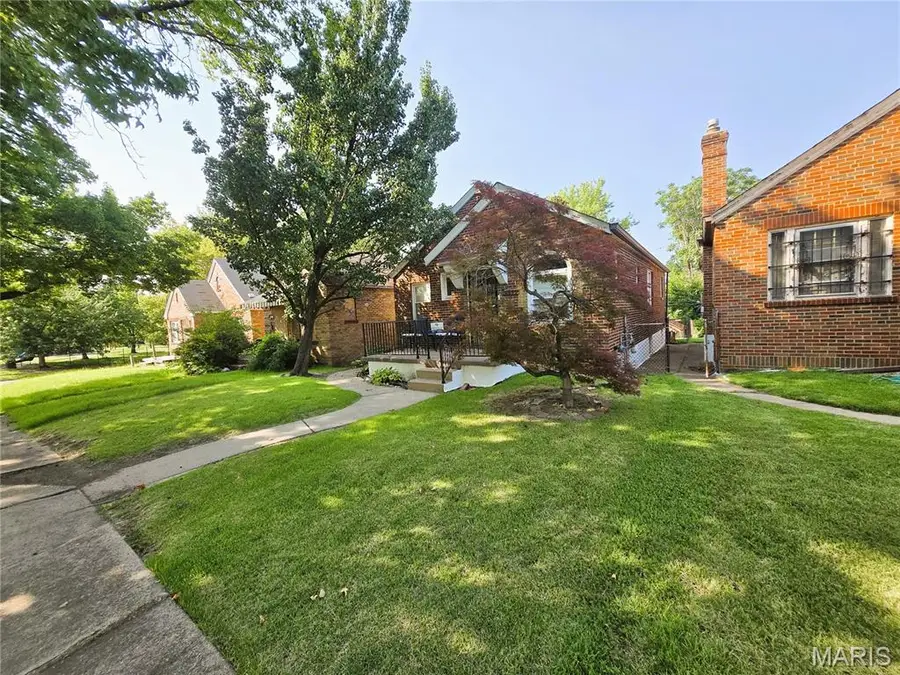 4895 Calvin Avenue, Saint Louis, MO 63115 - #3
