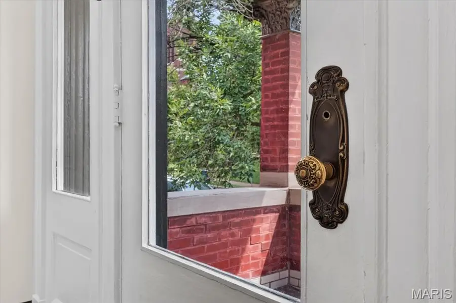 3519 Giles Avenue, Saint Louis, MO 63116 - #3