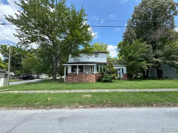 422 James Street, Carterville, IL 62918