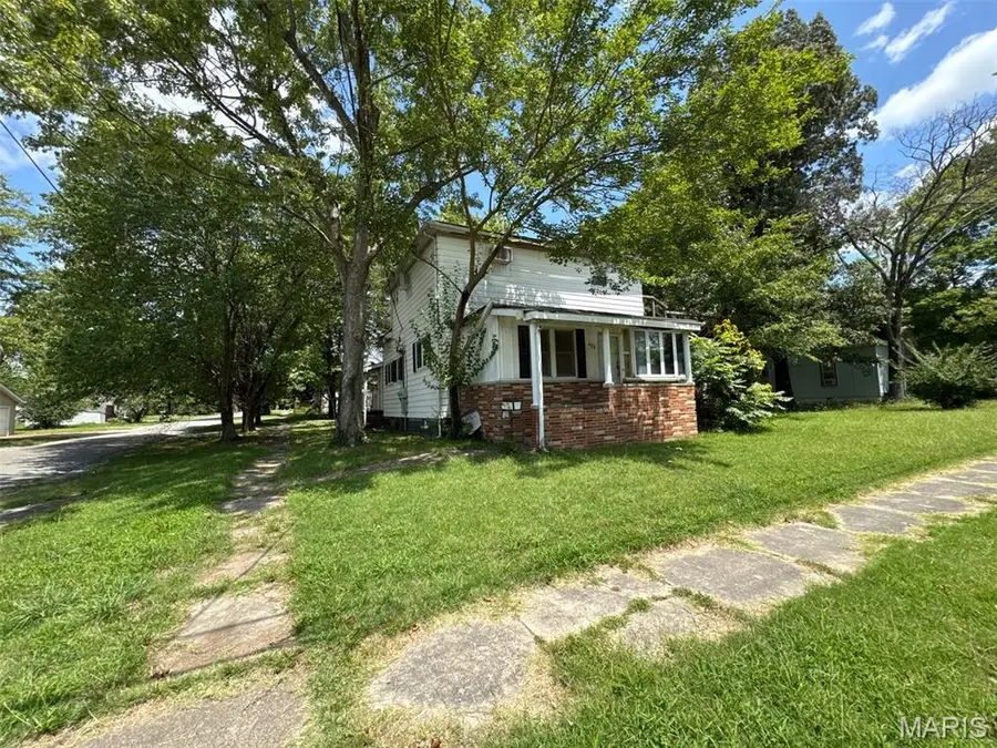 422 James Street, Carterville, IL 62918 - #2