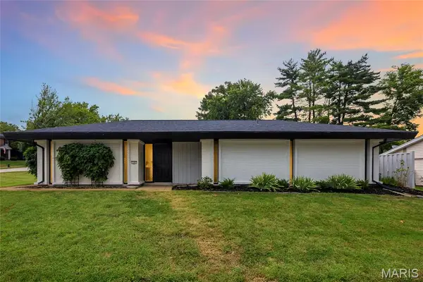 129 Clear Meadows Drive, Ballwin, MO 63011