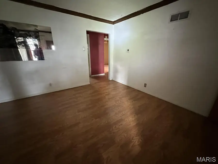 6908 Ira Avenue, Saint Louis, MO 63121 - #3