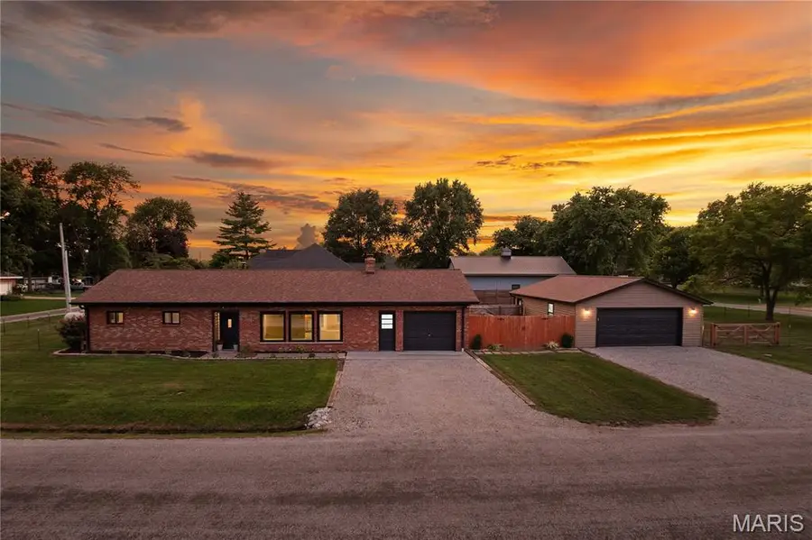 8435 Prairietown Road, Worden, IL 62097 - #2