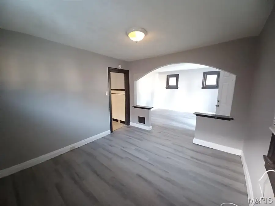 8328 Strathmore Place, Saint Louis, MO 63136 - #3