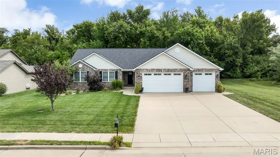2395 Lakeshore Drive, Columbia, IL 62236 - #2