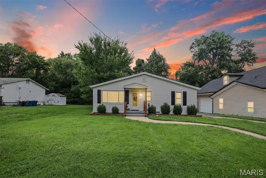 619 Thomas Street, Edwardsville, IL 62025 - #2