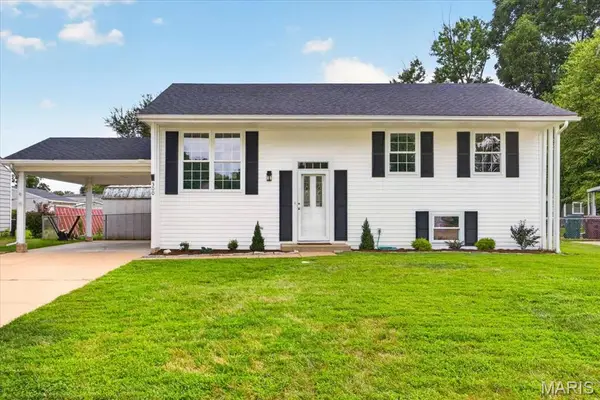 300 Chrysler Drive, Fenton, MO 63026