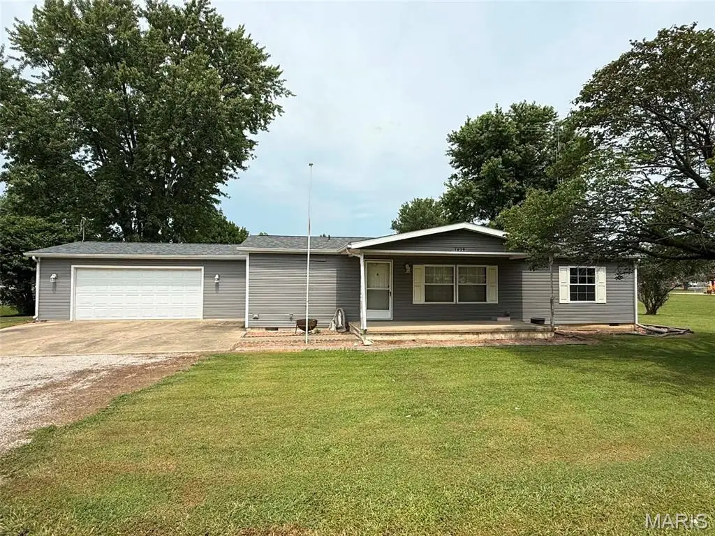 1829 W Main Street, Vandalia, IL 62471 - #1
