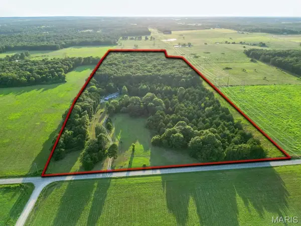 17499 Ostrich Drive, Lebanon, MO 65536