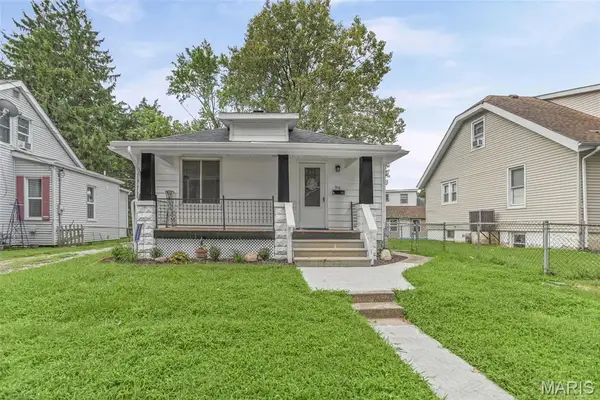 916 W Monroe Street, Belleville, IL 62220