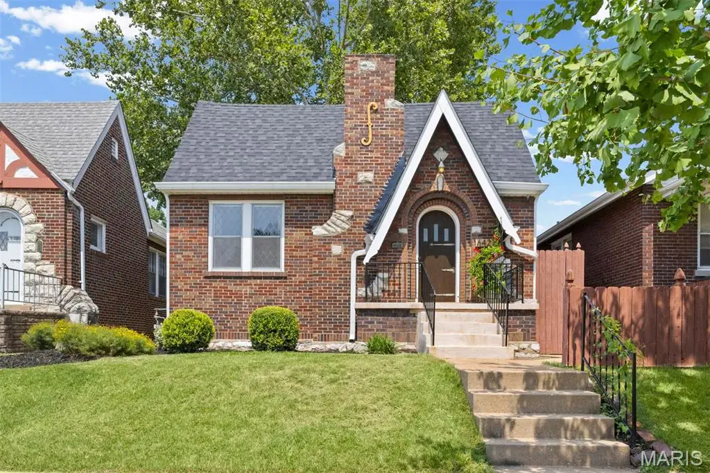 6427 Pernod Avenue, Saint Louis, MO 63139 - #1