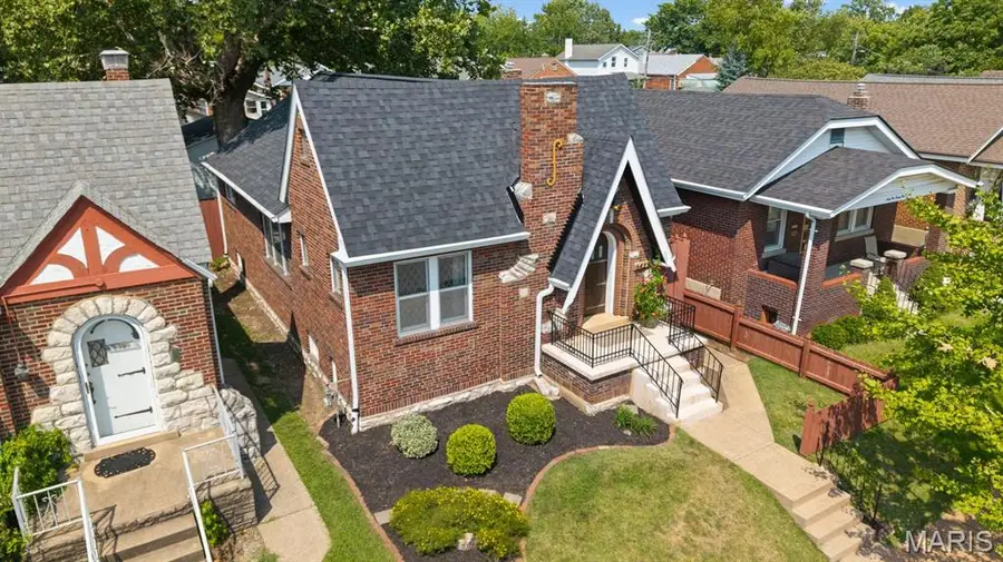 6427 Pernod Avenue, Saint Louis, MO 63139 - #2