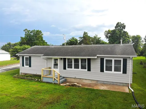 601 Cooper Avenue, Paris, MO 65275