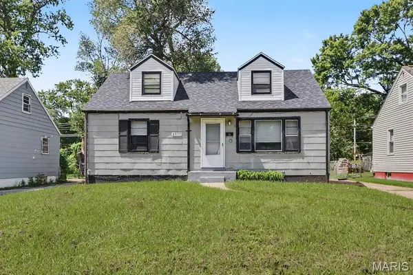 6829 Berkridge Court, St Louis, MO 63134