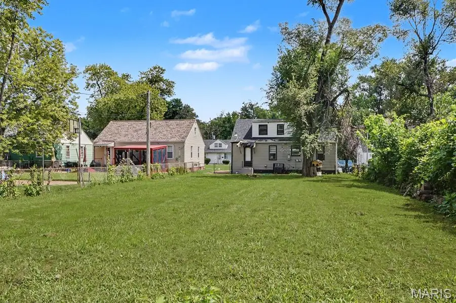 6829 Berkridge Court, Saint Louis, MO 63134 - #3