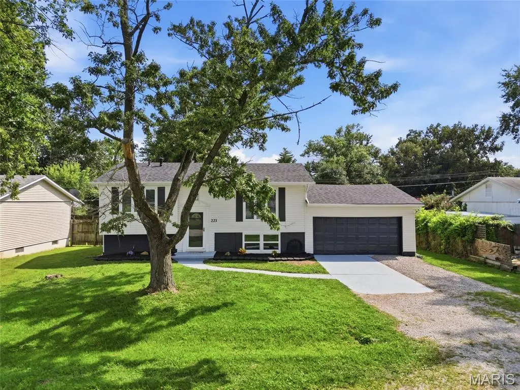 223 Bachman Lane, Godfrey, IL 62035 - #1