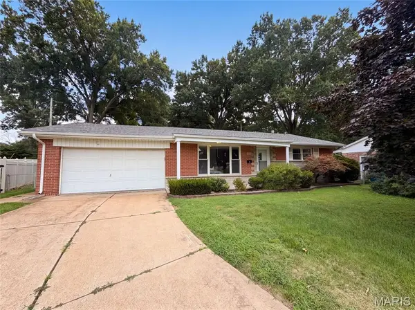 871 Wycliffe Court, St Louis, MO 63125