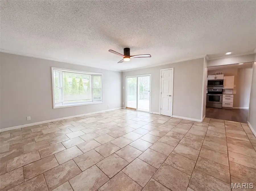 871 Wycliffe Court, Saint Louis, MO 63125 - #3