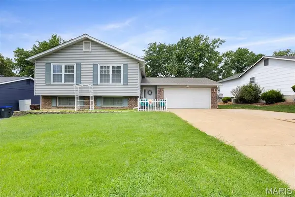 2843 Park Valley Drive, St Peters, MO 63376