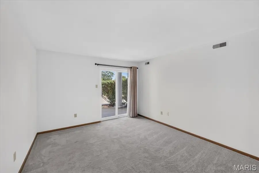 667 S Kirkwood Road #102, Kirkwood, MO 63122 - #2