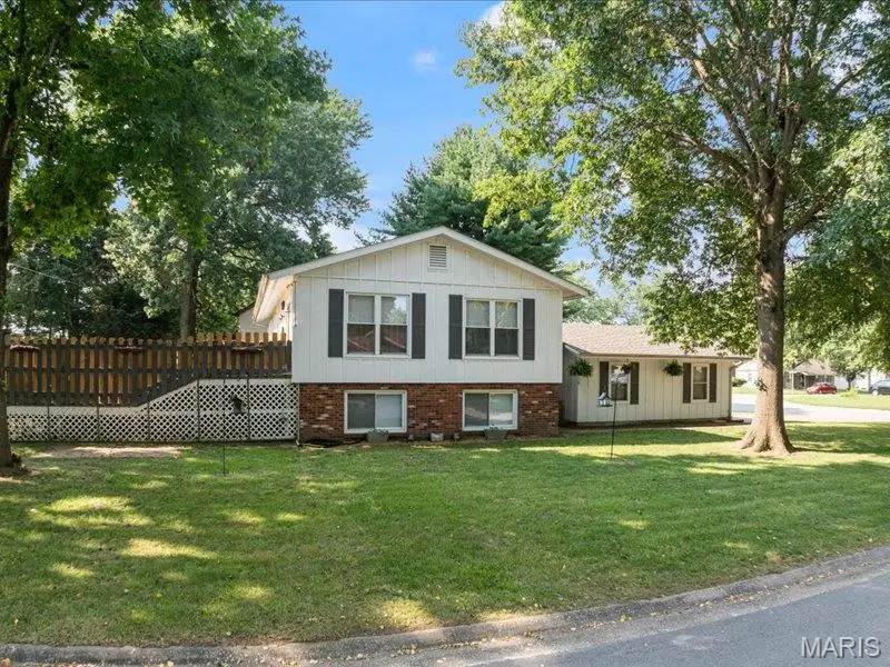 738 Fort Henry Road, Belleville, IL 62221 - #1