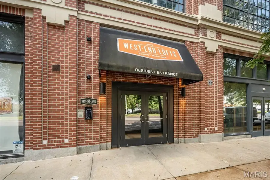 4100 Forest Park Avenue #305, Saint Louis, MO 63108 - #2