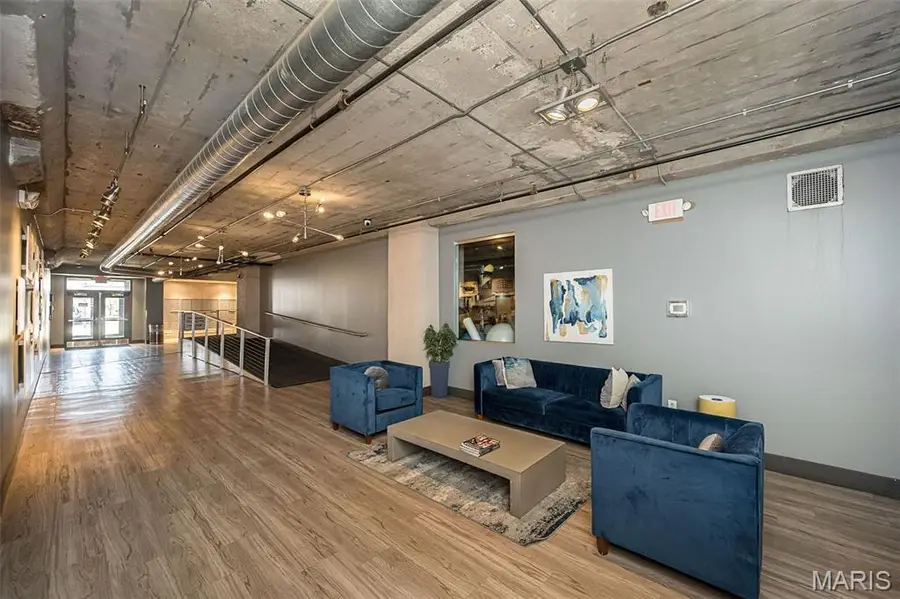 4100 Forest Park Avenue #305, Saint Louis, MO 63108 - #3