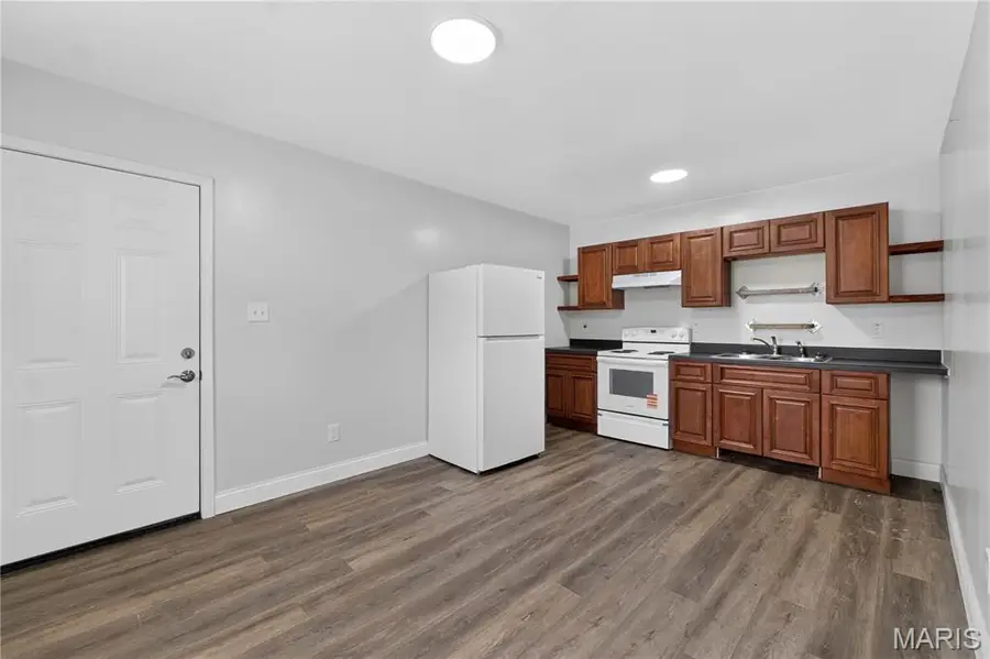 8404 Halls Ferry Road, Saint Louis, MO 63147 - #2